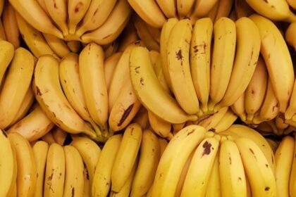 जानिए कि खाली पेट केला खाने से क्या होता है