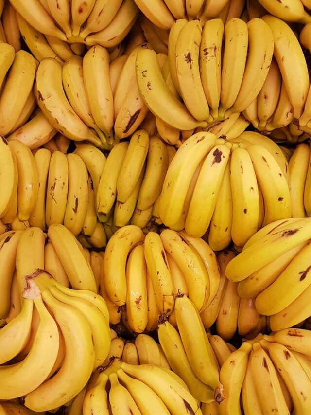 जानिए कि खाली पेट केला खाने से क्या होता है